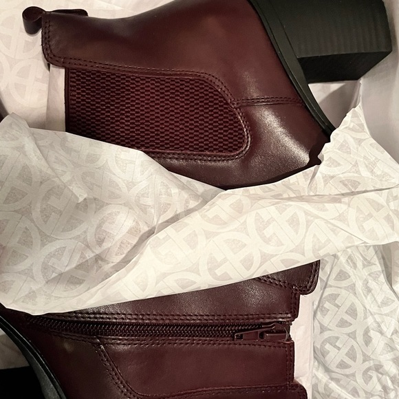 New! Giani Bernini Womens Korma Leather Almond Toe Ankle Chelsea - Picture 12 of 15